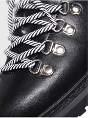 Summit Derby Black